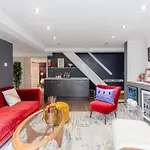 Swanky Apartment In Bethnal Green With Garden